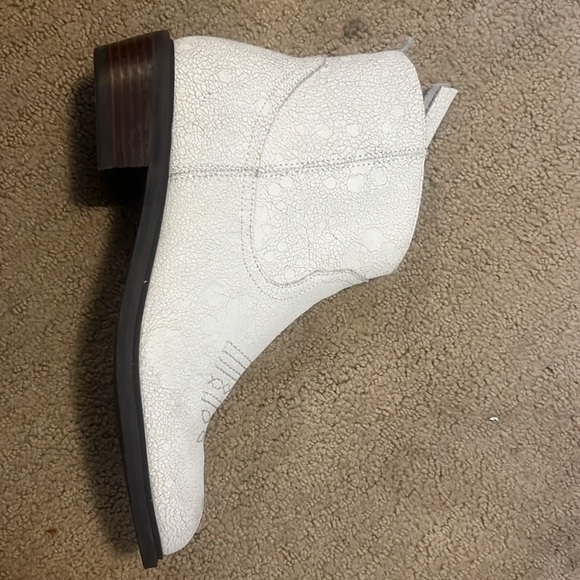 Band of Gypsies white montrose leather western bootie - Picture 2 of 6